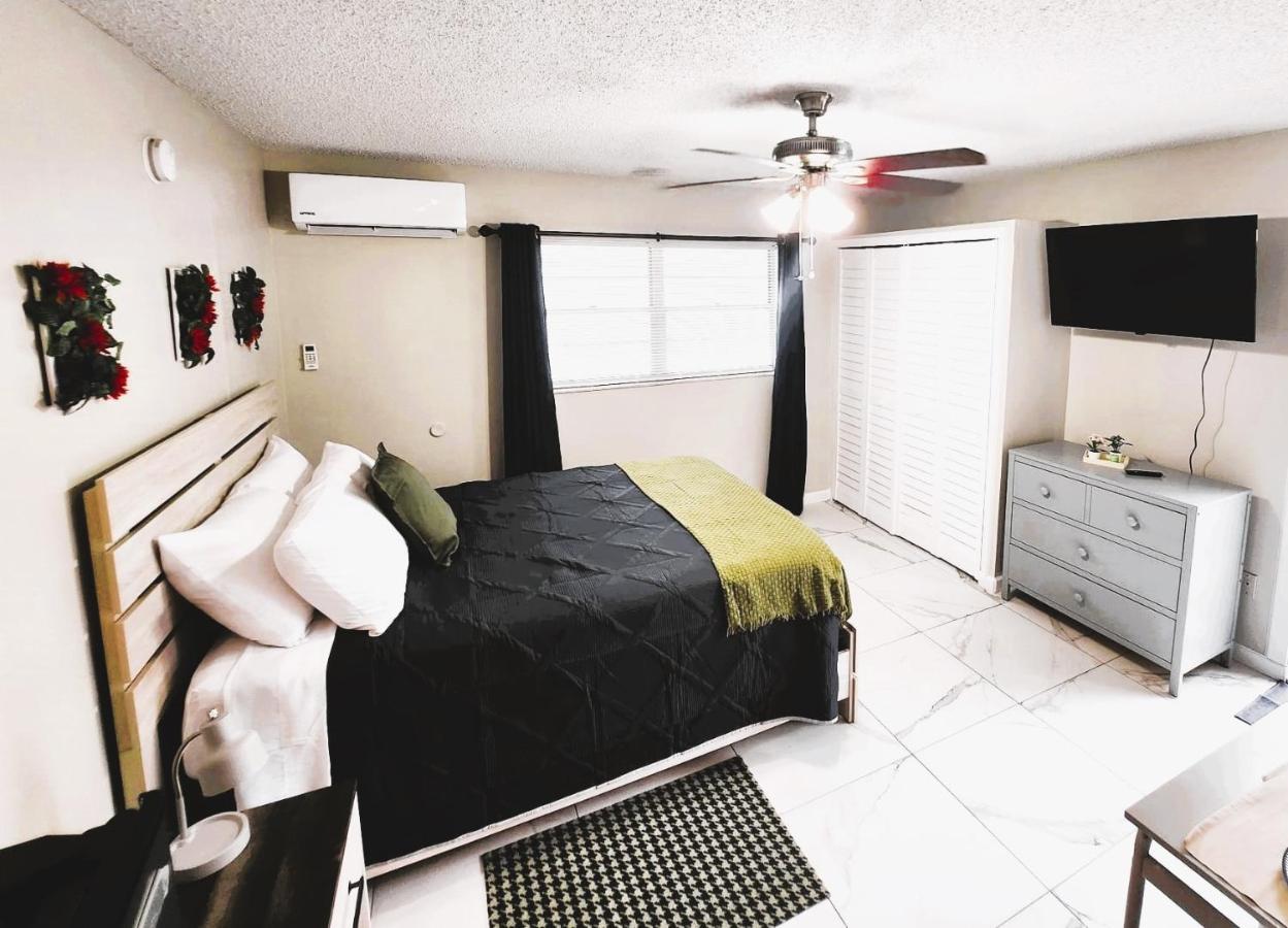 Adorable Mini Suite In Tampa Exterior photo