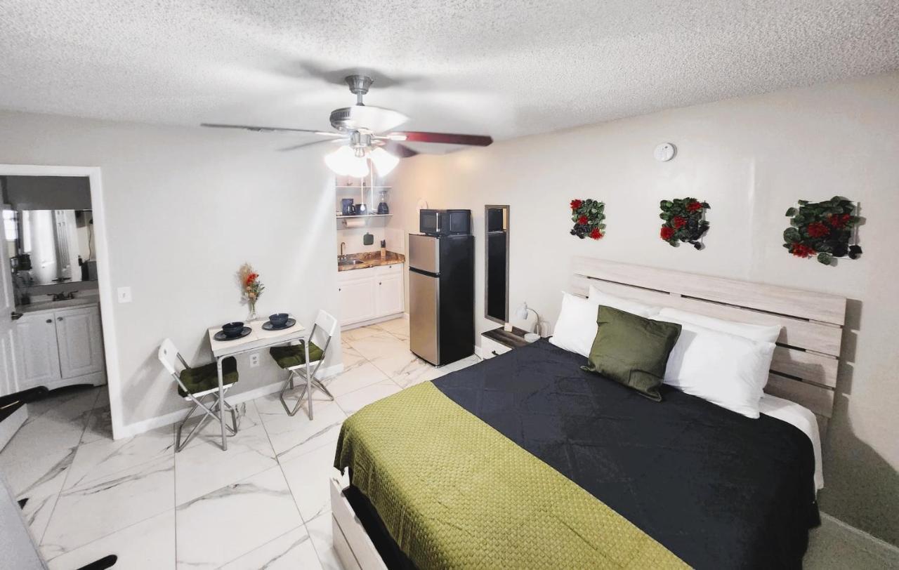 Adorable Mini Suite In Tampa Exterior photo